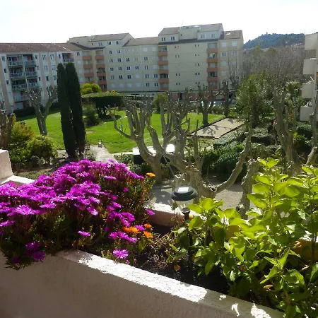 Bel T2 Les Chartreux Centre Ville Appartement Hyères